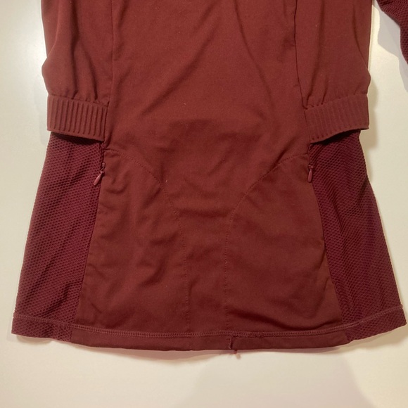 Fabletics Rosalia performance top - Picture 3 of 5